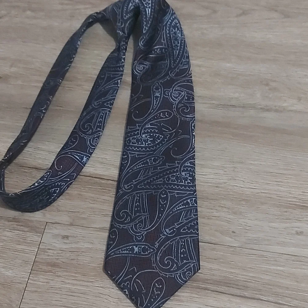 Perry Ellis Portfolio tie - Picture 1 of 2